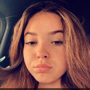 Meet your Posher, Caitlyn